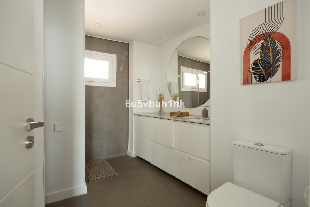 2 Bed Apartment for sale in Benalmadena Costa Costa Del Sol, Málaga, Spain