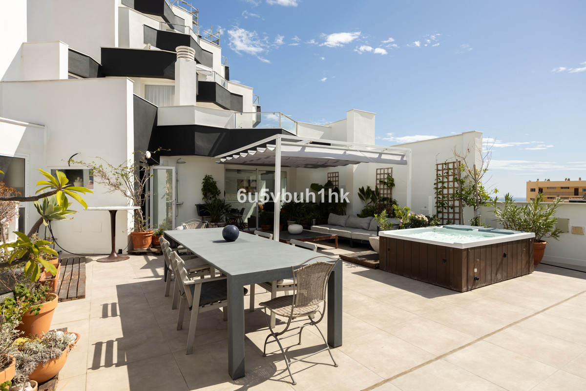 2 Bed Apartment for sale in Benalmadena Costa Costa Del Sol, Málaga, Spain