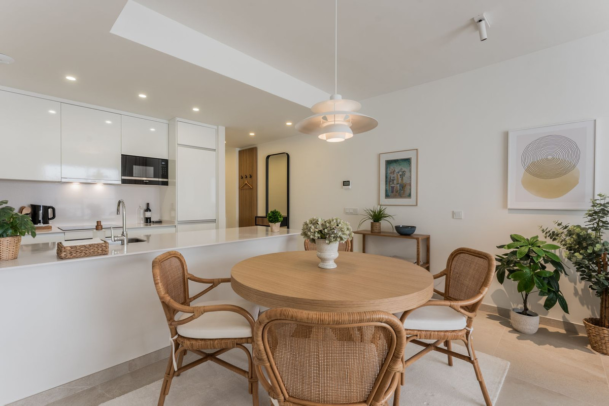 2 Bed Apartment for sale in Estepona Costa Del Sol, Málaga, Spain