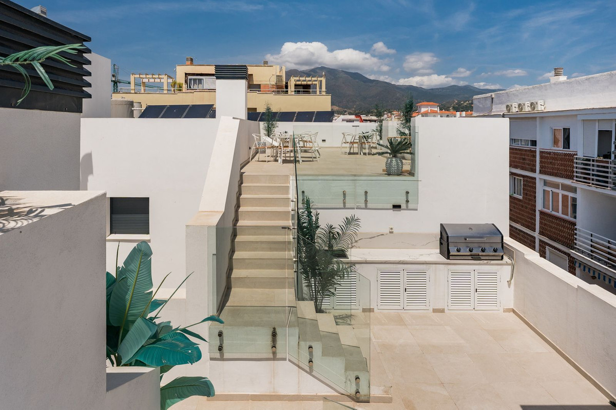 2 Bed Apartment for sale in Estepona Costa Del Sol, Málaga, Spain