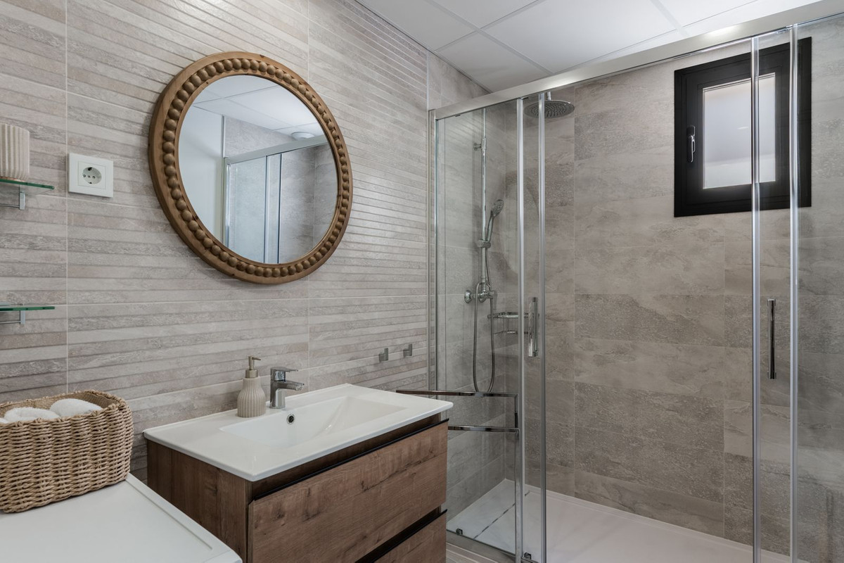 2 Bed Apartment for sale in Estepona Costa Del Sol, Málaga, Spain