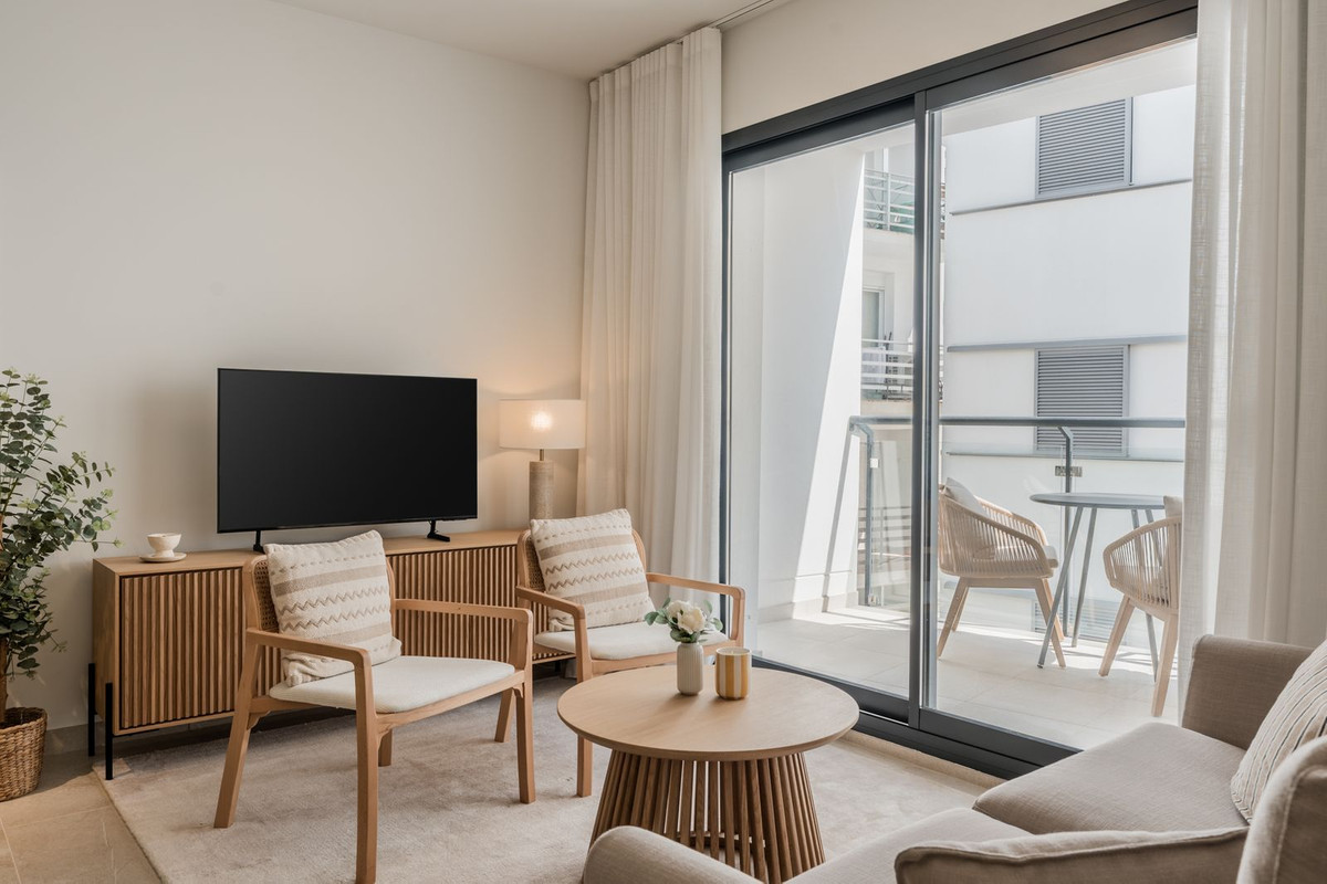 2 Bed Apartment for sale in Estepona Costa Del Sol, Málaga, Spain