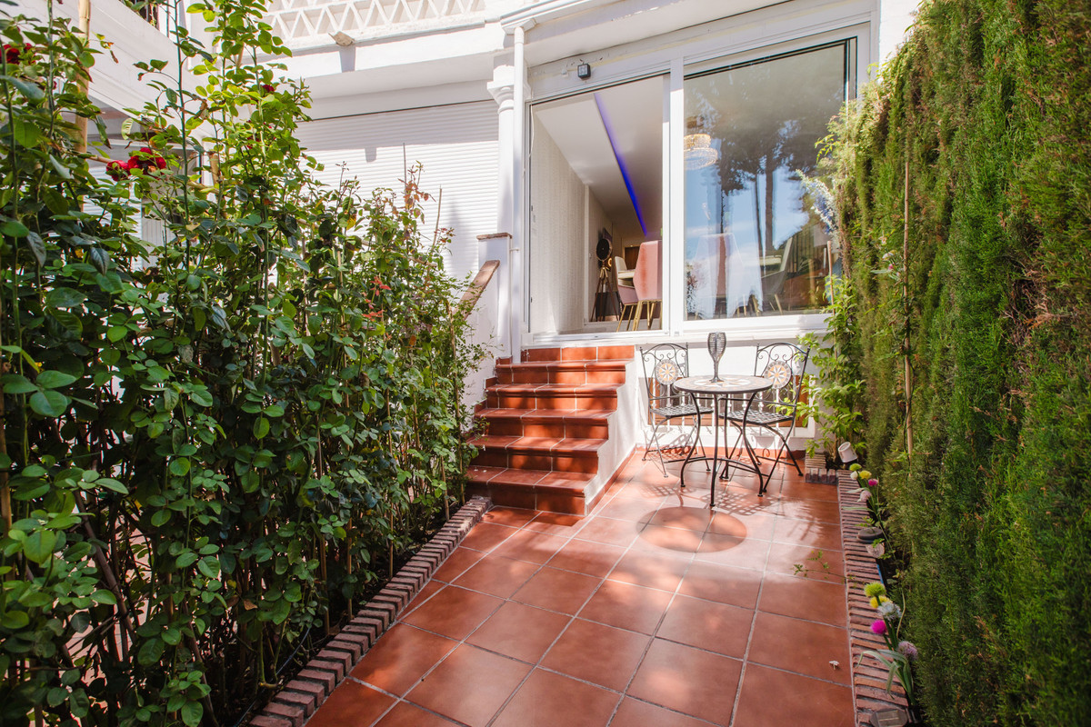 4 Bed Townhouse for sale in The Golden Mile Costa Del Sol, Málaga, Spain