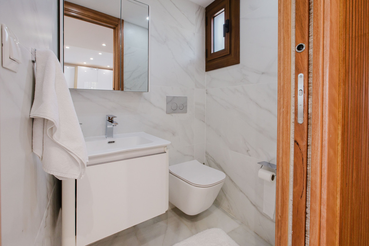 4 Bed Townhouse for sale in The Golden Mile Costa Del Sol, Málaga, Spain