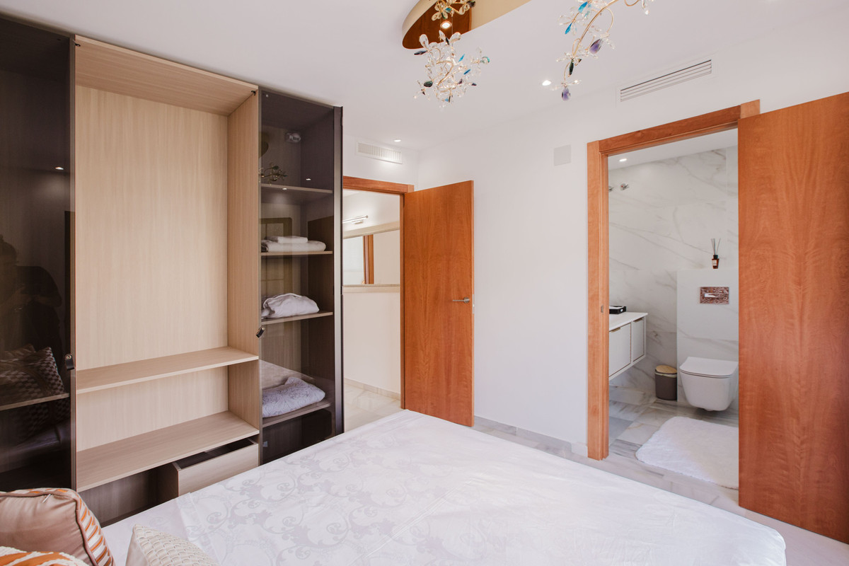 4 Bed Townhouse for sale in The Golden Mile Costa Del Sol, Málaga, Spain