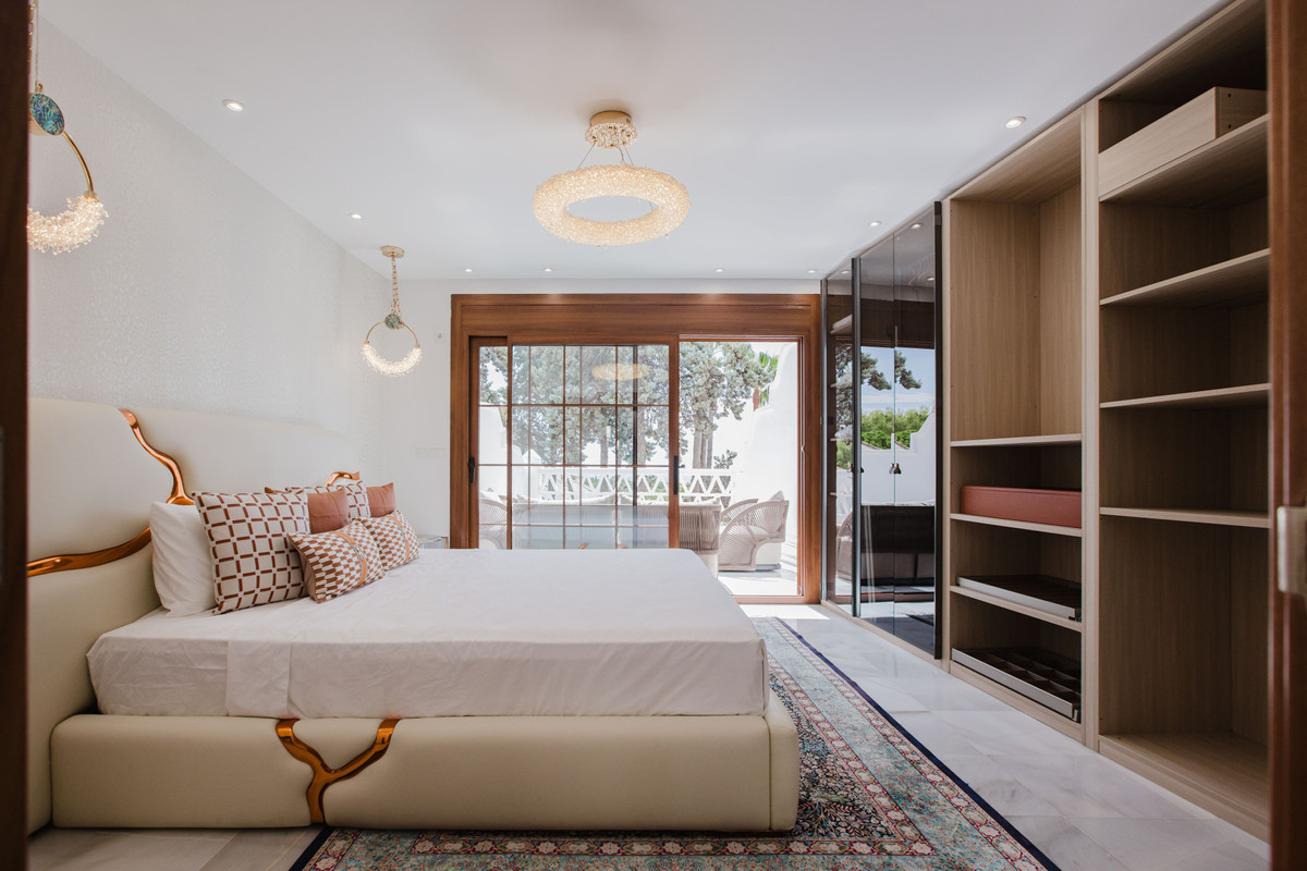 4 Bed Townhouse for sale in The Golden Mile Costa Del Sol, Málaga, Spain