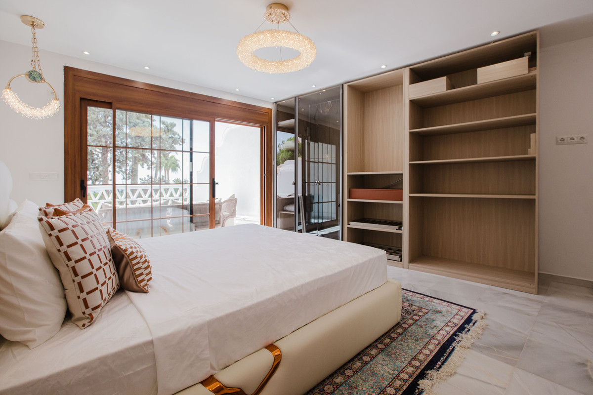 4 Bed Townhouse for sale in The Golden Mile Costa Del Sol, Málaga, Spain