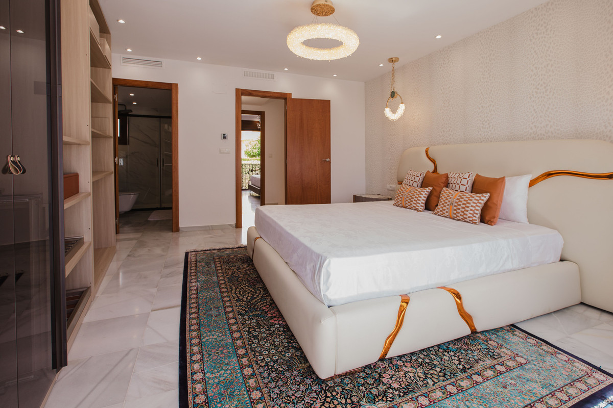 4 Bed Townhouse for sale in The Golden Mile Costa Del Sol, Málaga, Spain
