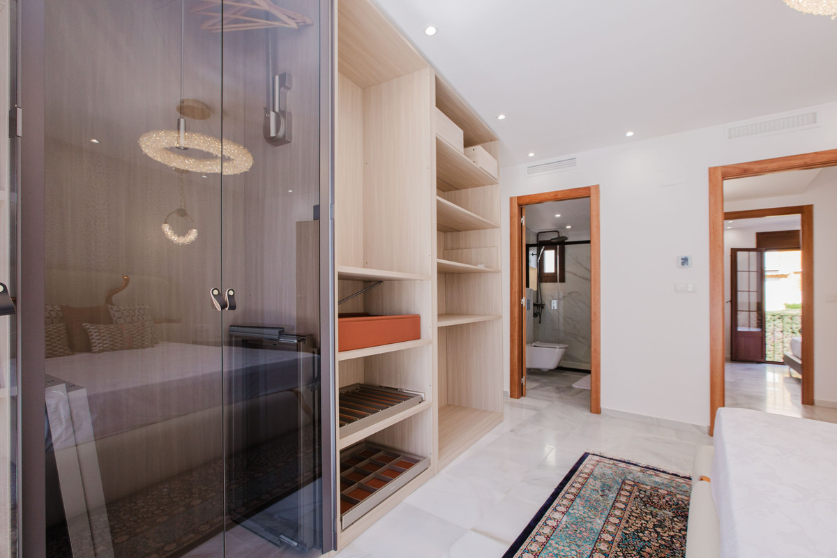 4 Bed Townhouse for sale in The Golden Mile Costa Del Sol, Málaga, Spain