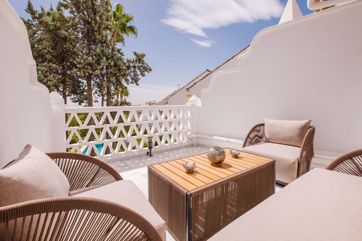 4 Bed Townhouse for sale in The Golden Mile Costa Del Sol, Málaga, Spain