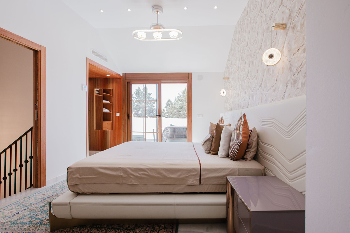 4 Bed Townhouse for sale in The Golden Mile Costa Del Sol, Málaga, Spain