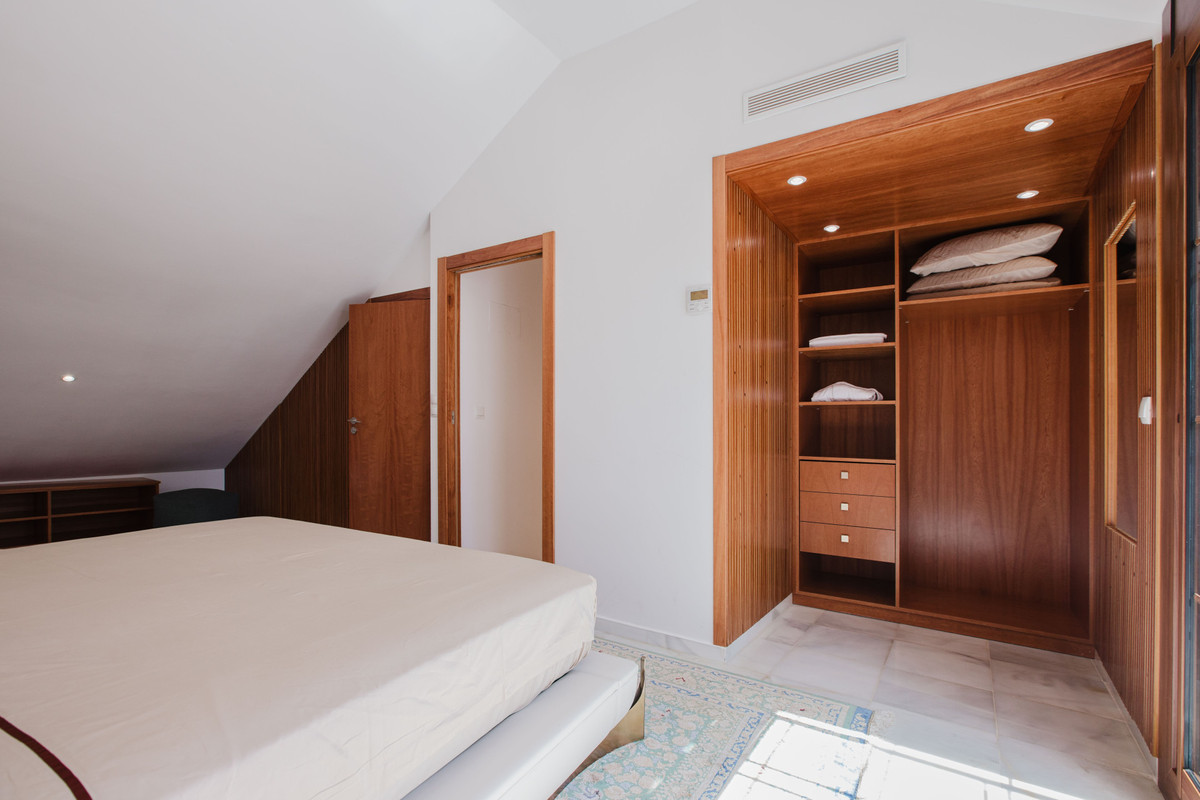 4 Bed Townhouse for sale in The Golden Mile Costa Del Sol, Málaga, Spain