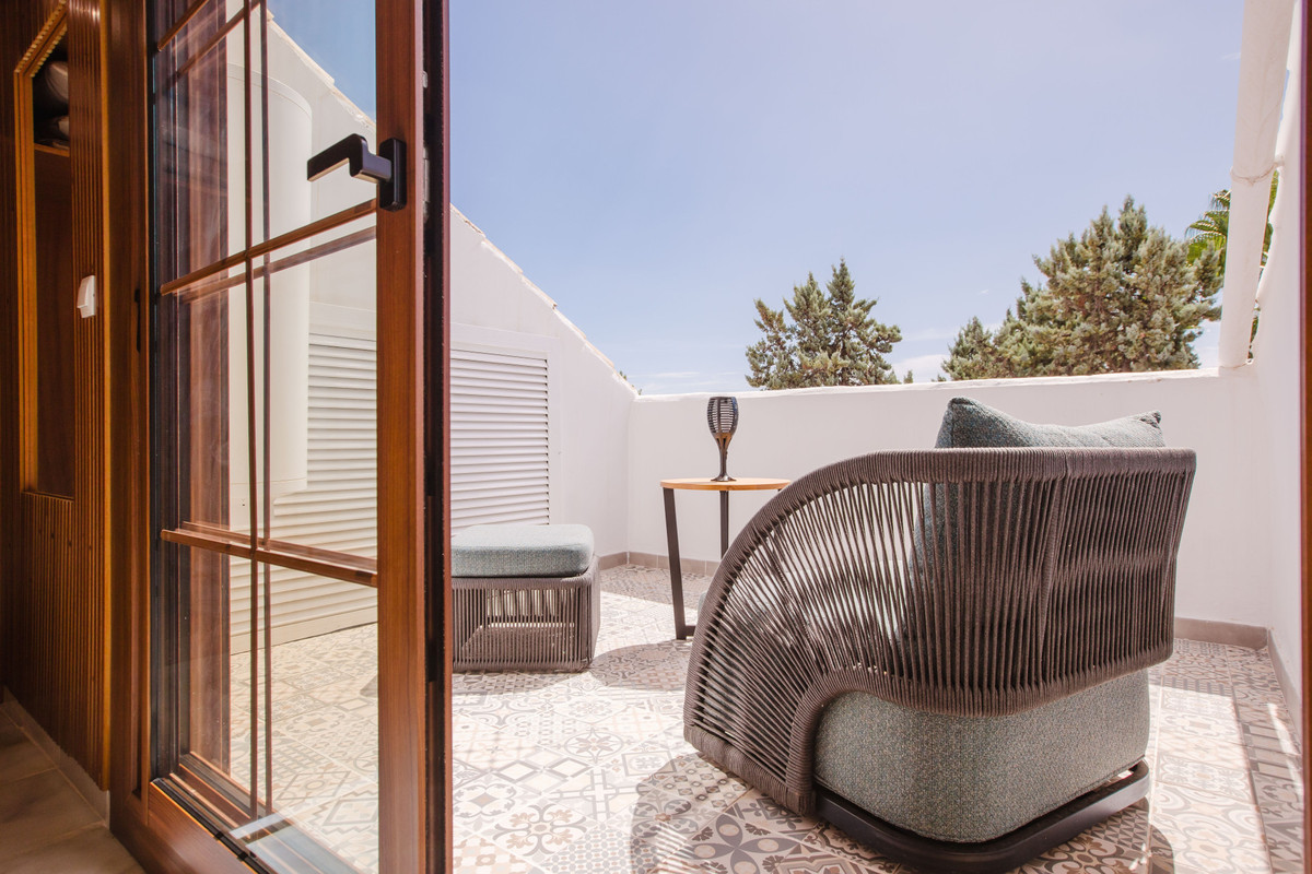 4 Bed Townhouse for sale in The Golden Mile Costa Del Sol, Málaga, Spain