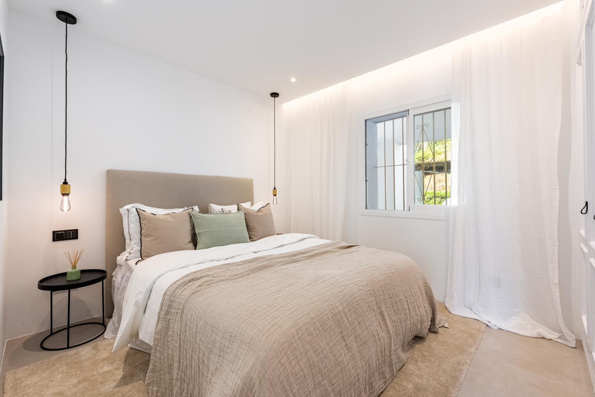 3 Bed Apartment for sale in La Quinta Costa Del Sol, Málaga, Spain