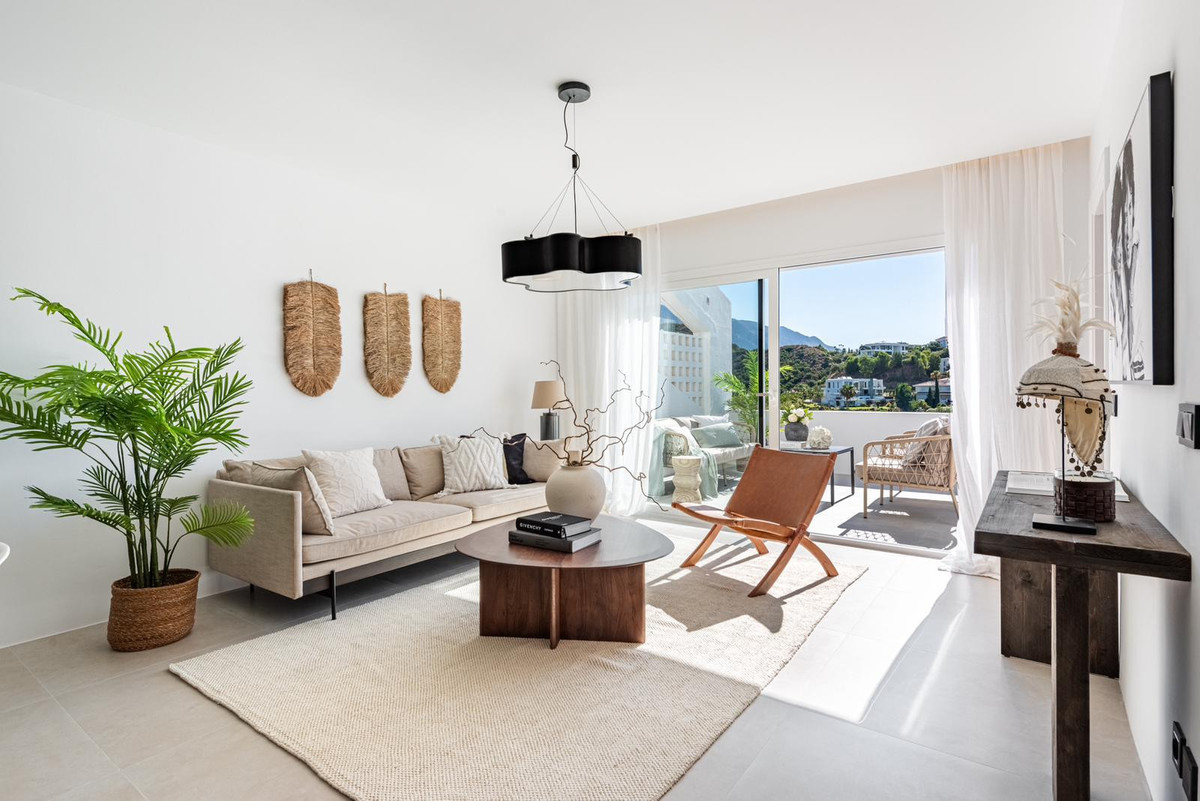 3 Bed Apartment for sale in La Quinta Costa Del Sol, Málaga, Spain
