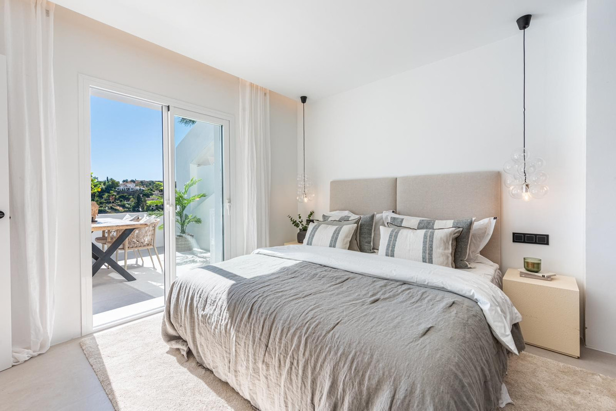 3 Bed Apartment for sale in La Quinta Costa Del Sol, Málaga, Spain