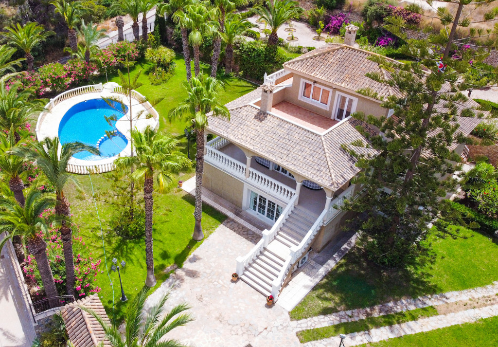 7 Bed Townhouse for sale in Villamartin Costa Blanca, Alicante, Spain