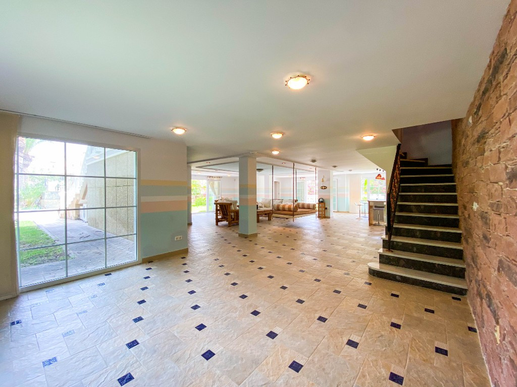 7 Bed Townhouse for sale in Villamartin Costa Blanca, Alicante, Spain