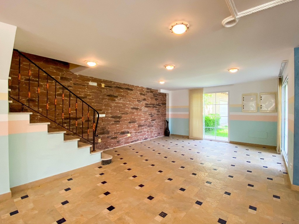 7 Bed Townhouse for sale in Villamartin Costa Blanca, Alicante, Spain