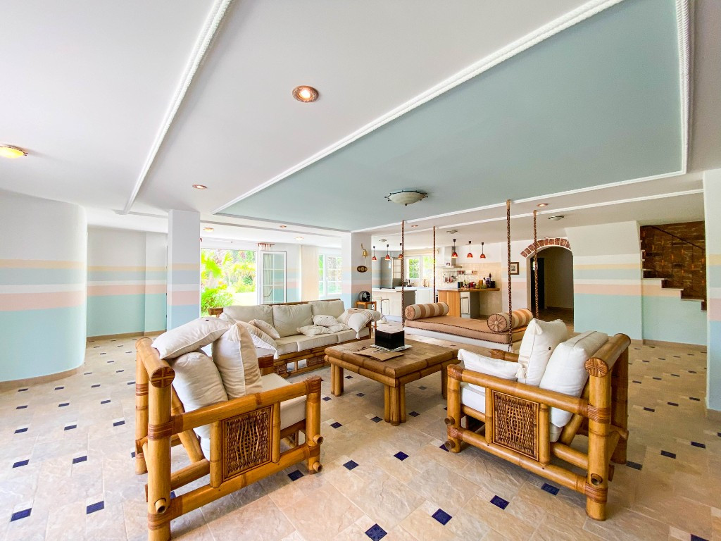 7 Bed Townhouse for sale in Villamartin Costa Blanca, Alicante, Spain