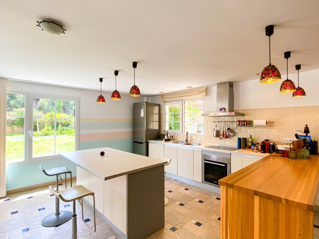 7 Bed Townhouse for sale in Villamartin Costa Blanca, Alicante, Spain