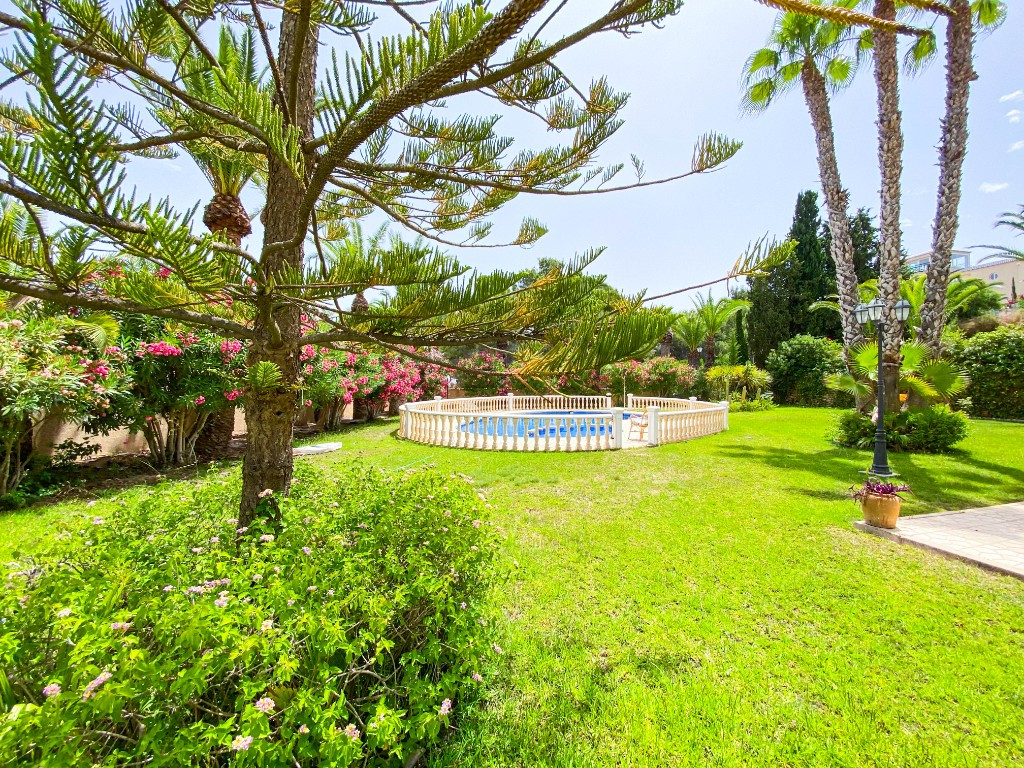 7 Bed Townhouse for sale in Villamartin Costa Blanca, Alicante, Spain