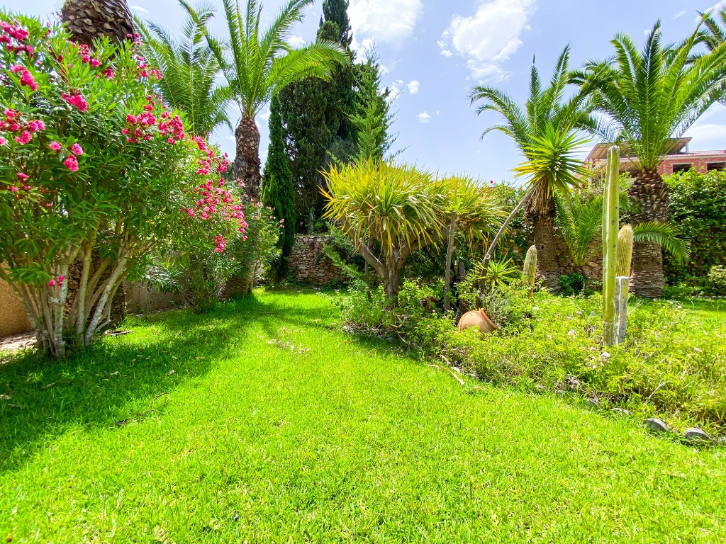 7 Bed Townhouse for sale in Villamartin Costa Blanca, Alicante, Spain