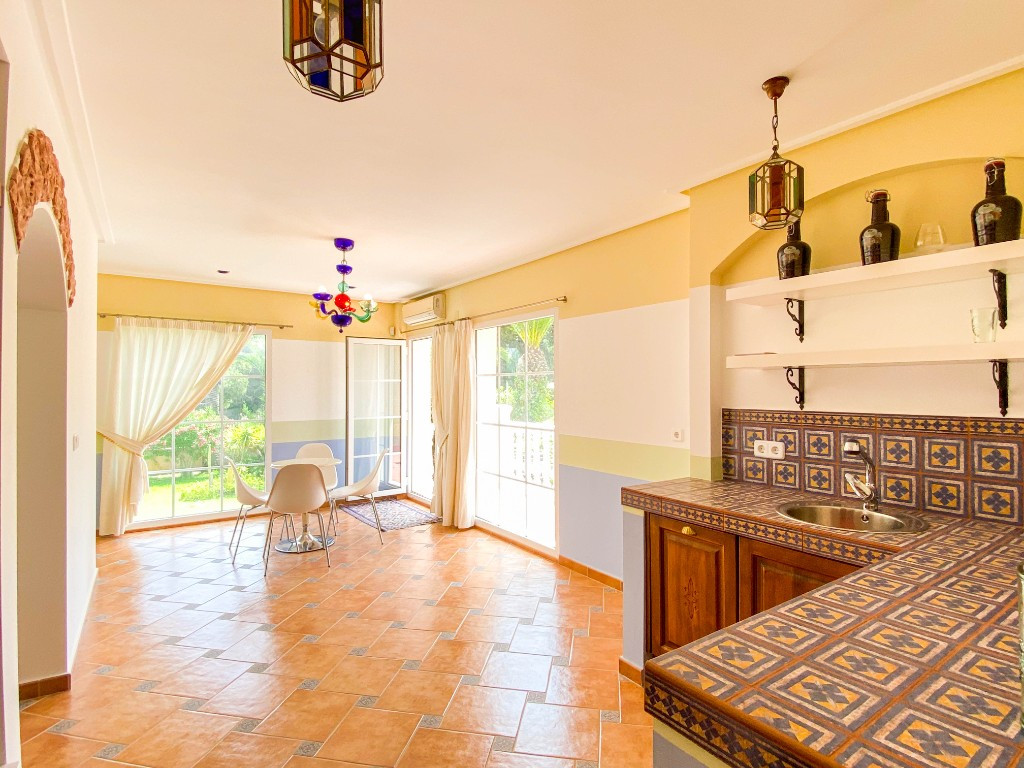 7 Bed Townhouse for sale in Villamartin Costa Blanca, Alicante, Spain