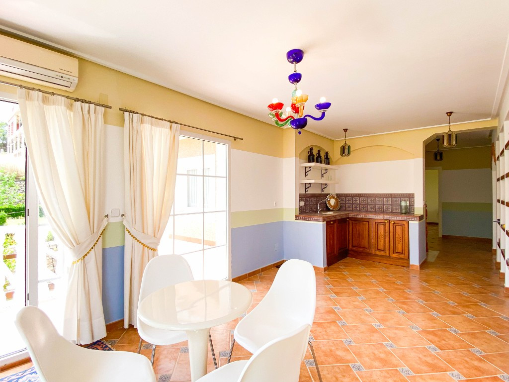 7 Bed Townhouse for sale in Villamartin Costa Blanca, Alicante, Spain