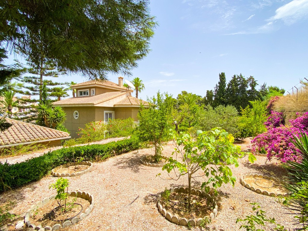 7 Bed Townhouse for sale in Villamartin Costa Blanca, Alicante, Spain