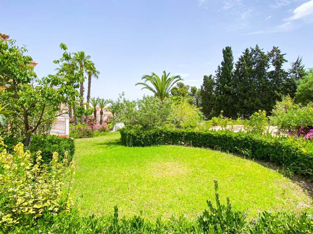 7 Bed Townhouse for sale in Villamartin Costa Blanca, Alicante, Spain