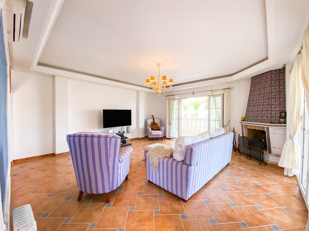 7 Bed Townhouse for sale in Villamartin Costa Blanca, Alicante, Spain