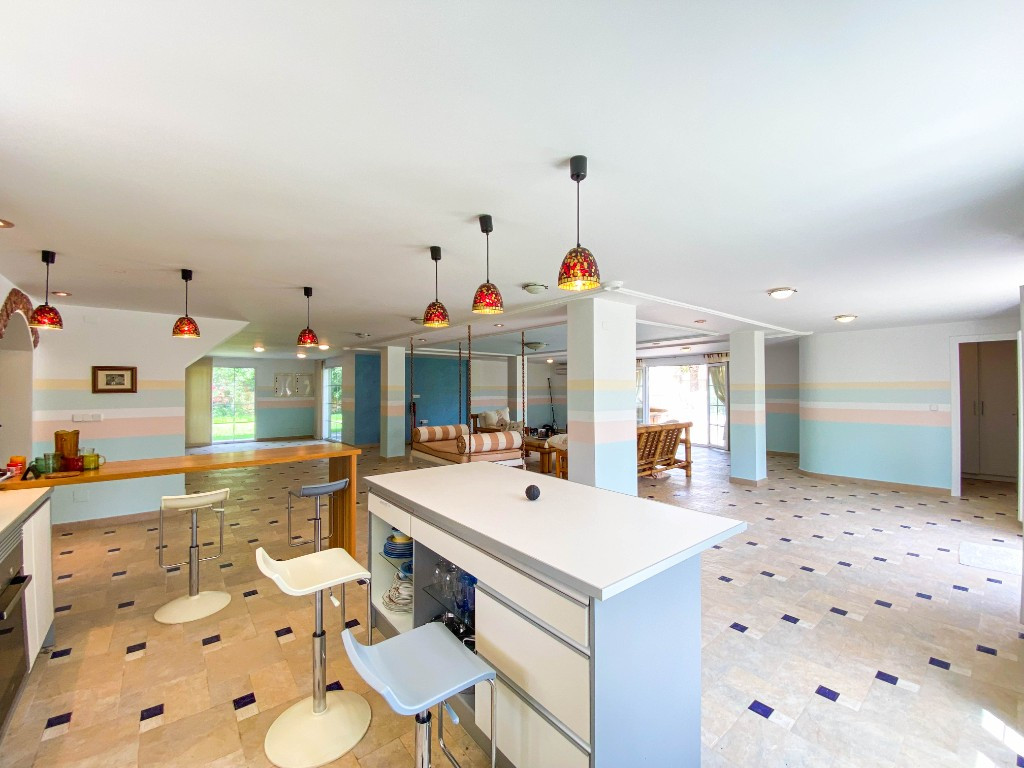 7 Bed Townhouse for sale in Villamartin Costa Blanca, Alicante, Spain