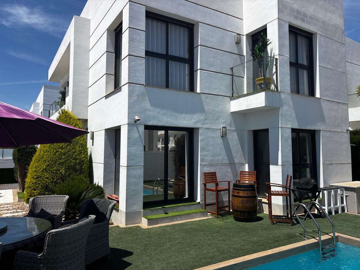 4 Bed Townhouse for sale in Ciudad Quesada Costa Blanca, Alicante, Spain