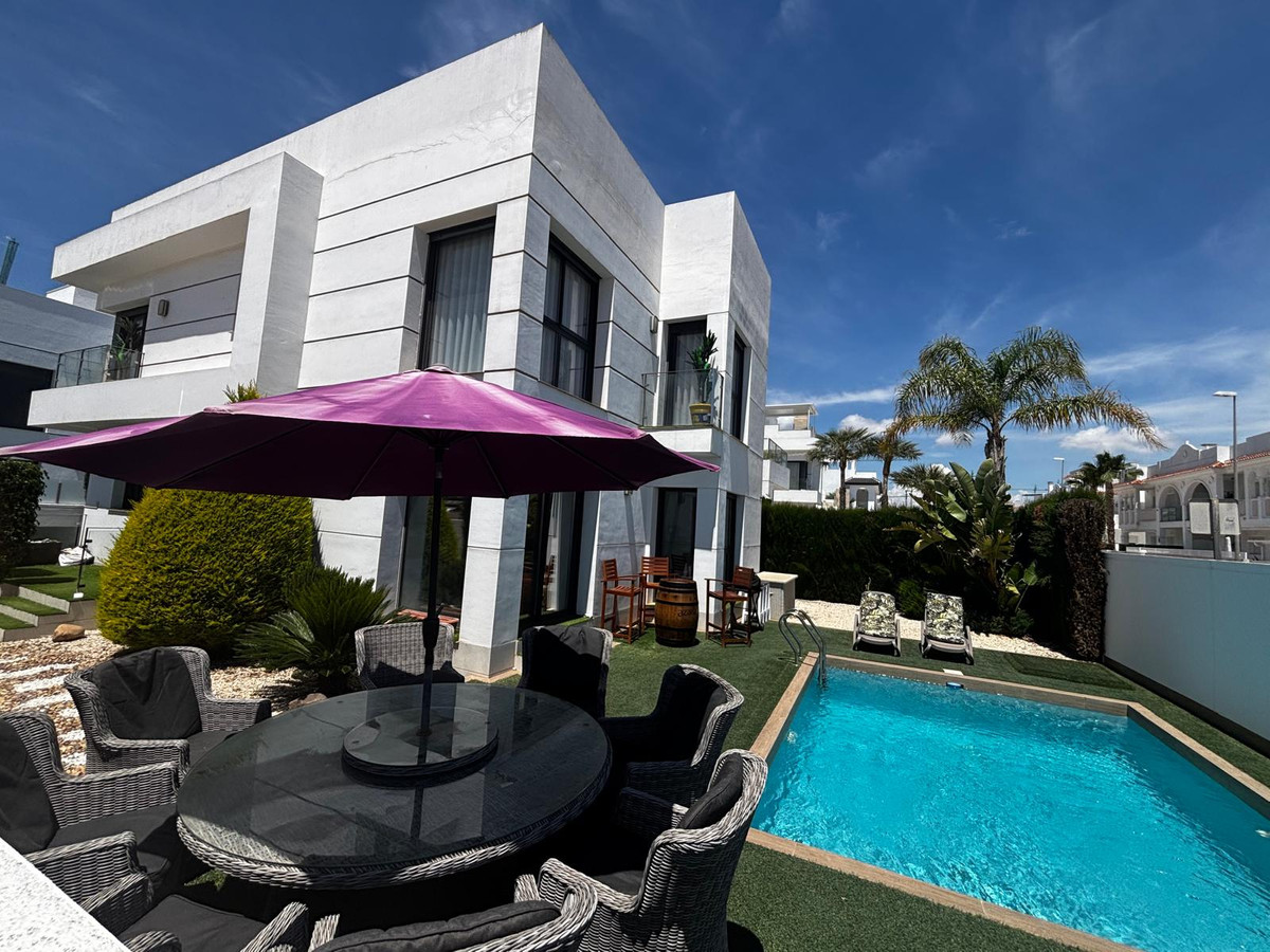 4 Bed Townhouse for sale in Ciudad Quesada Costa Blanca, Alicante, Spain