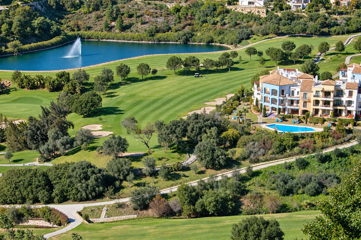 3 Bed Apartment for sale in Los Arqueros Costa Del Sol, Málaga, Spain