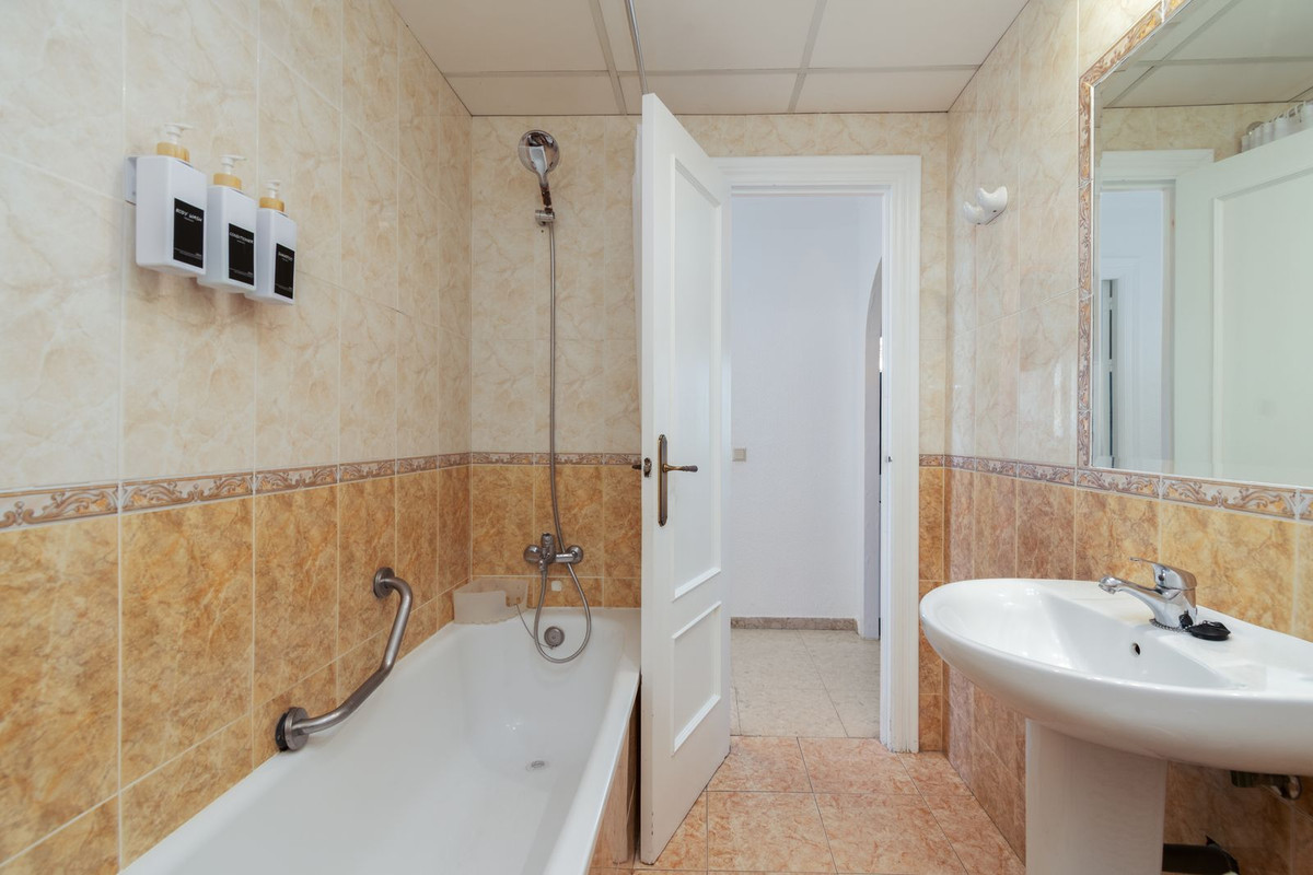 1 Bed Apartment for sale in Fuengirola Costa Del Sol, Málaga, Spain