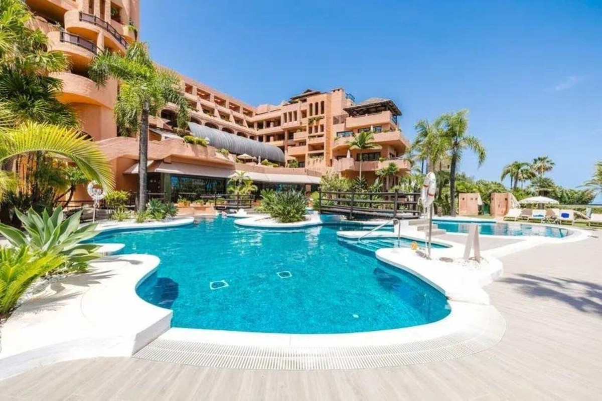 2 Bed Apartment for sale in Estepona Costa Del Sol, Málaga, Spain