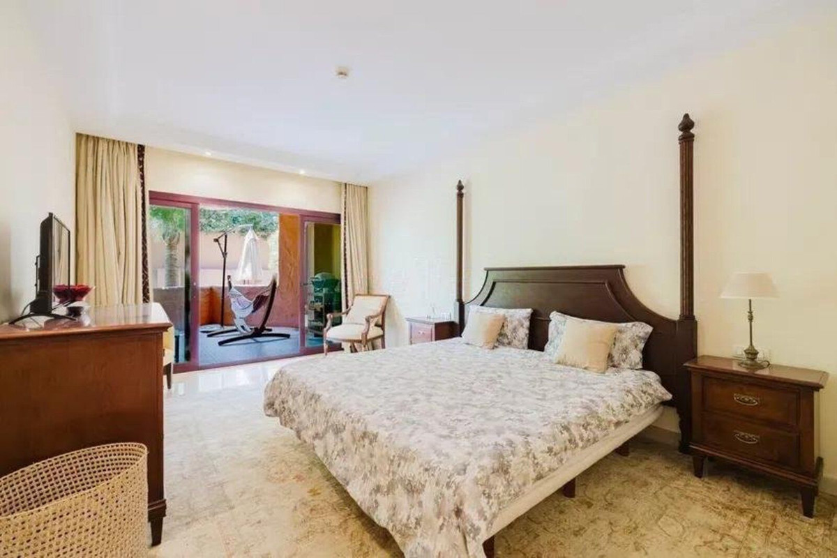 2 Bed Apartment for sale in Estepona Costa Del Sol, Málaga, Spain