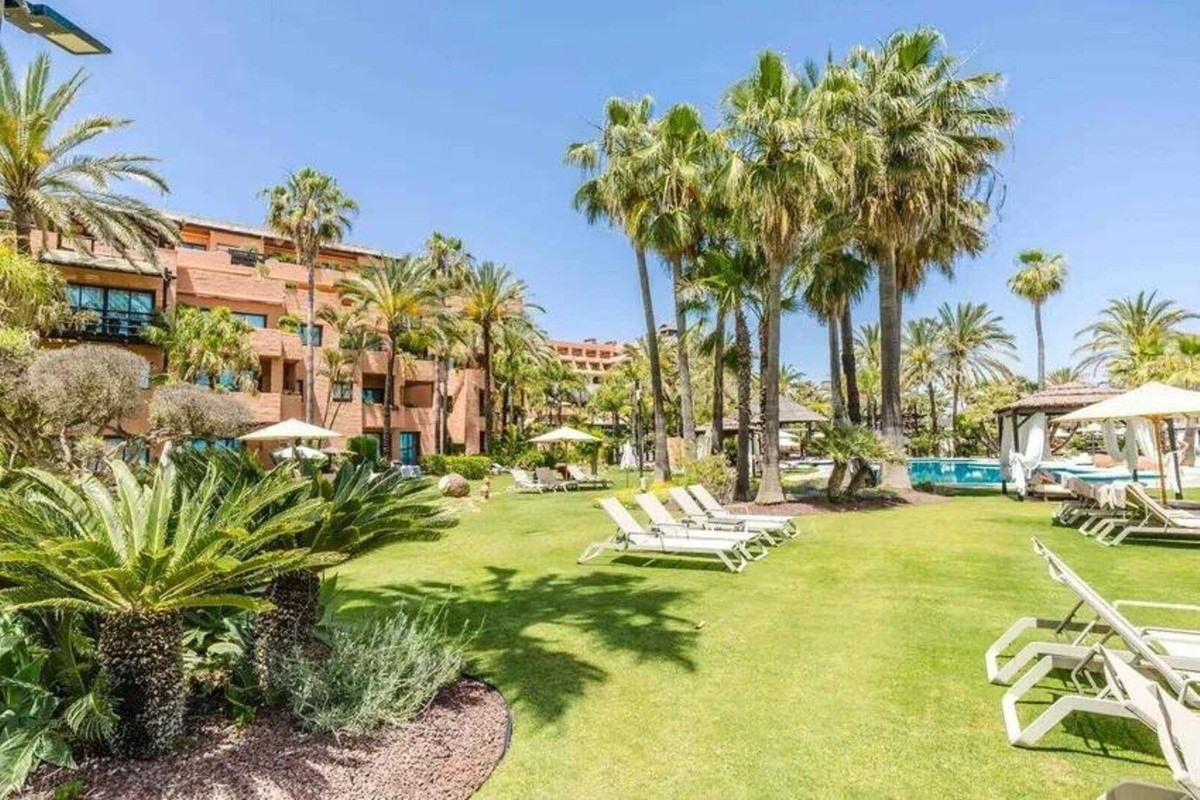 2 Bed Apartment for sale in Estepona Costa Del Sol, Málaga, Spain