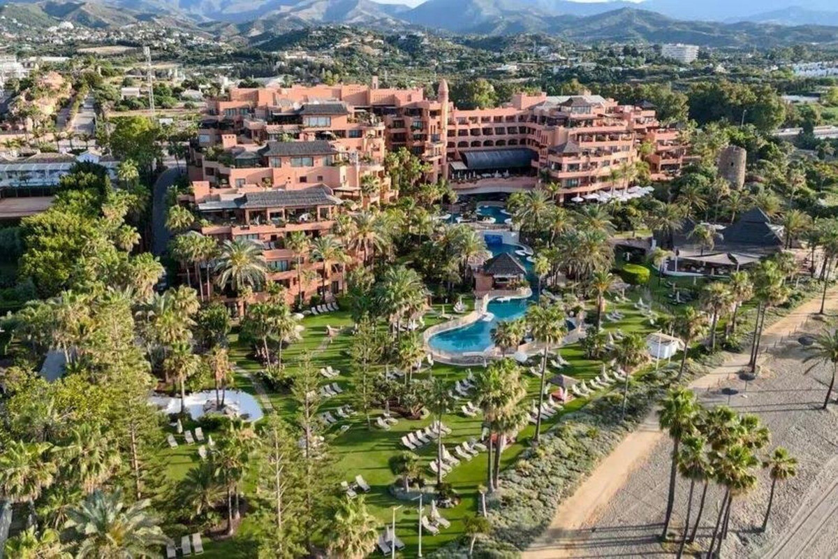 2 Bed Apartment for sale in Estepona Costa Del Sol, Málaga, Spain