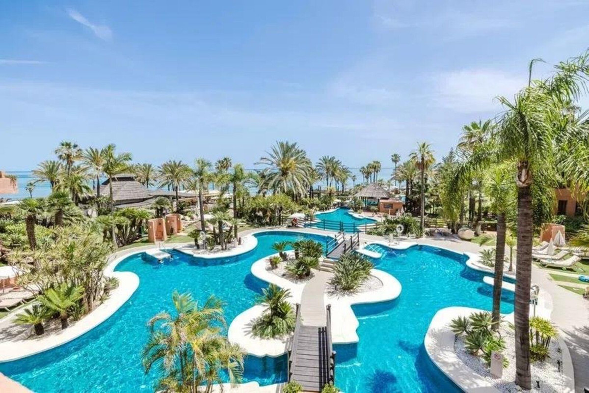 2 Bed Apartment for sale in Estepona Costa Del Sol, Málaga, Spain