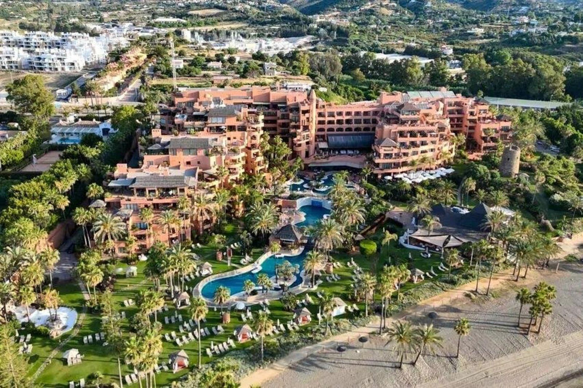 2 Bed Apartment for sale in Estepona Costa Del Sol, Málaga, Spain