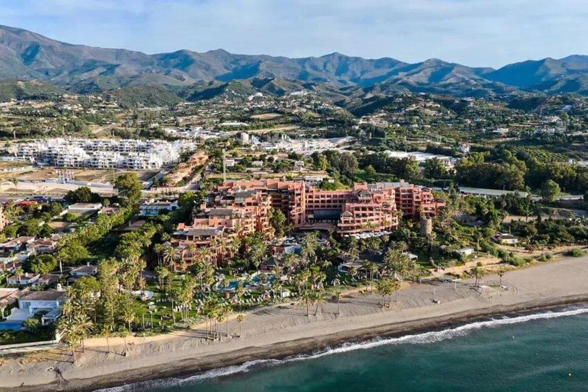 2 Bed Apartment for sale in Estepona Costa Del Sol, Málaga, Spain