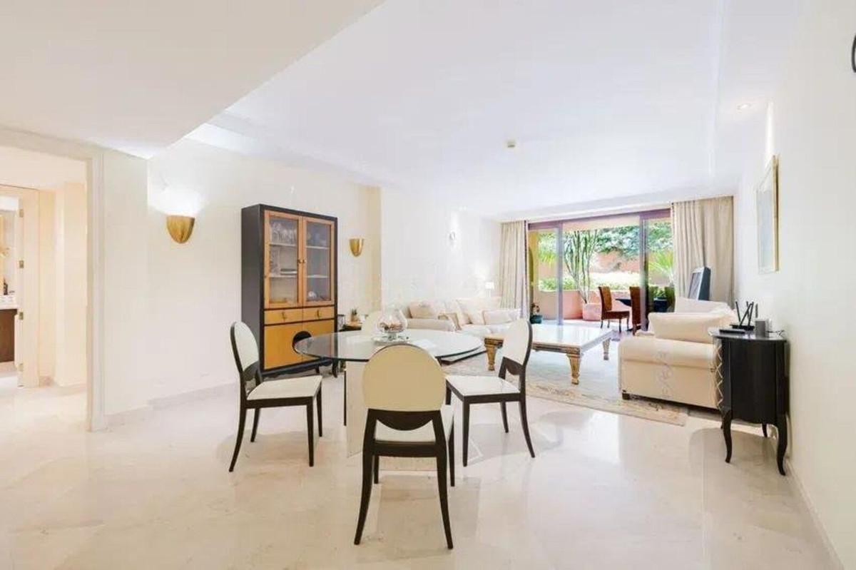 2 Bed Apartment for sale in Estepona Costa Del Sol, Málaga, Spain