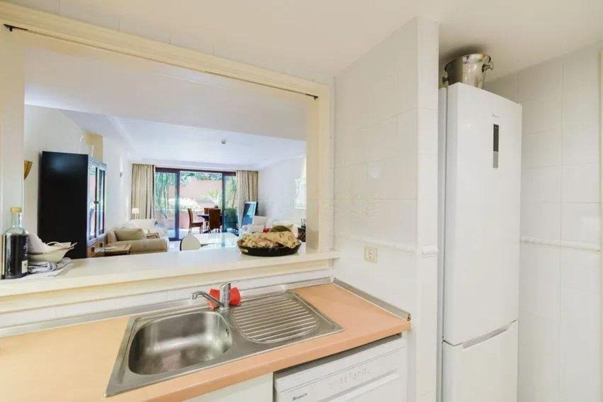 2 Bed Apartment for sale in Estepona Costa Del Sol, Málaga, Spain