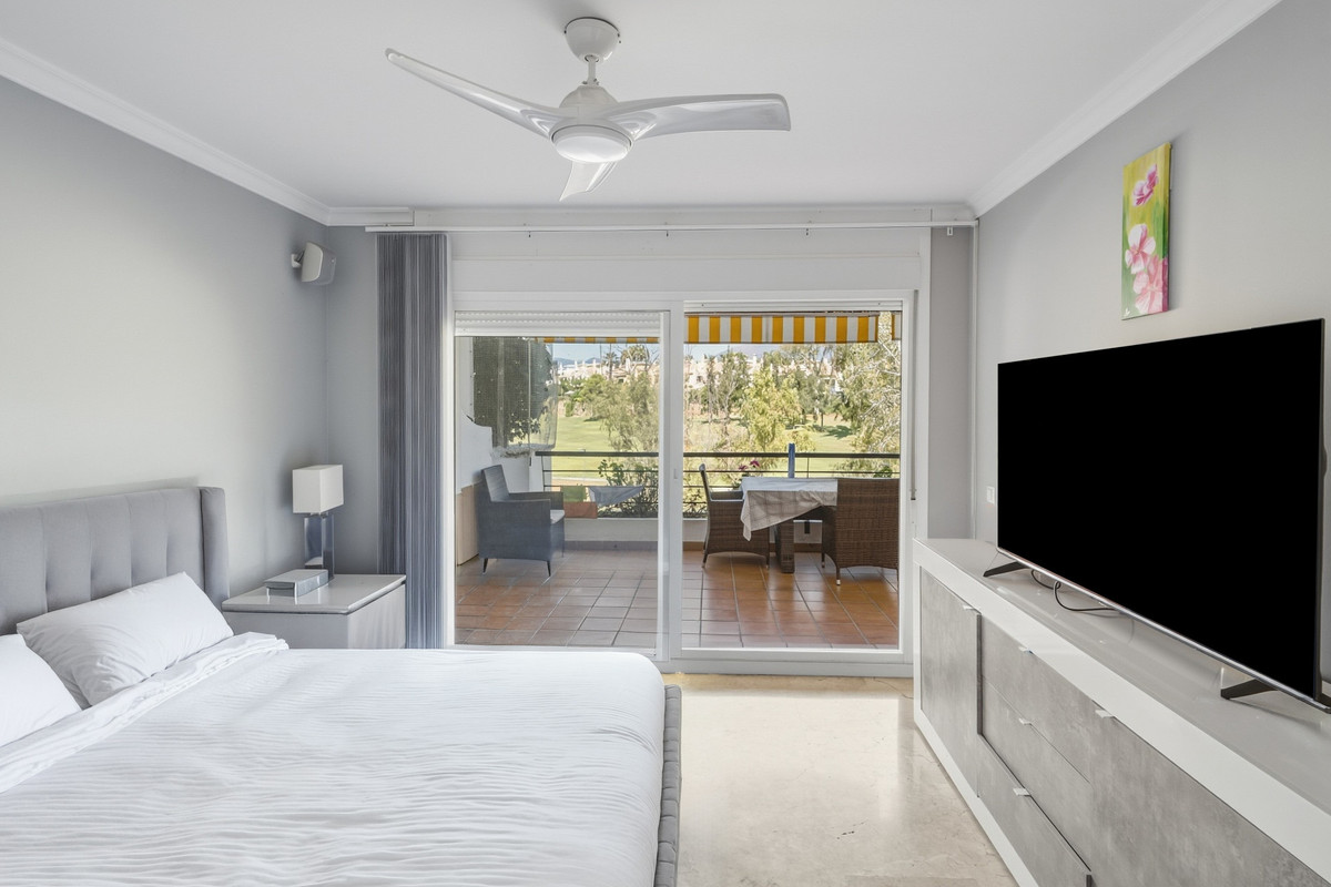 2 Bed Apartment for sale in San Pedro De Alcántara Costa Del Sol, Málaga, Spain
