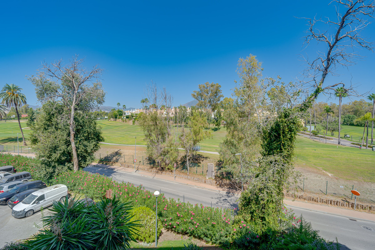 2 Bed Apartment for sale in San Pedro De Alcántara Costa Del Sol, Málaga, Spain