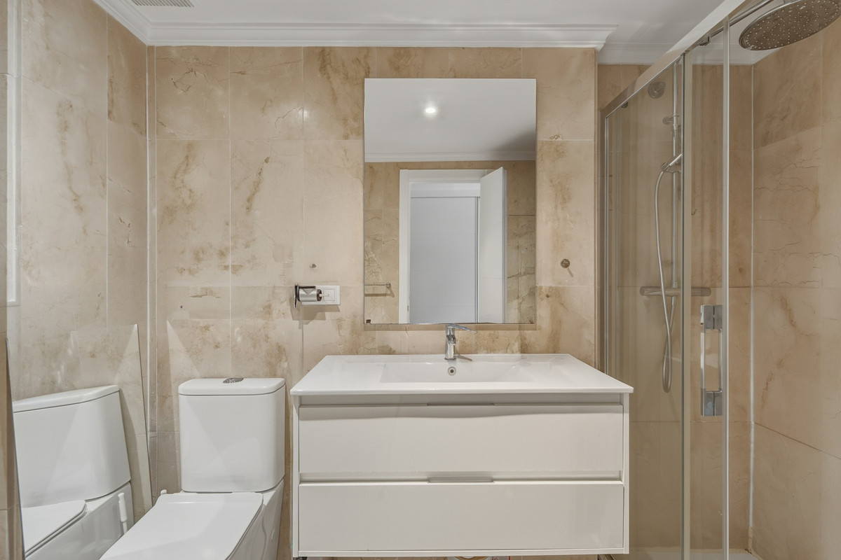 2 Bed Apartment for sale in San Pedro De Alcántara Costa Del Sol, Málaga, Spain