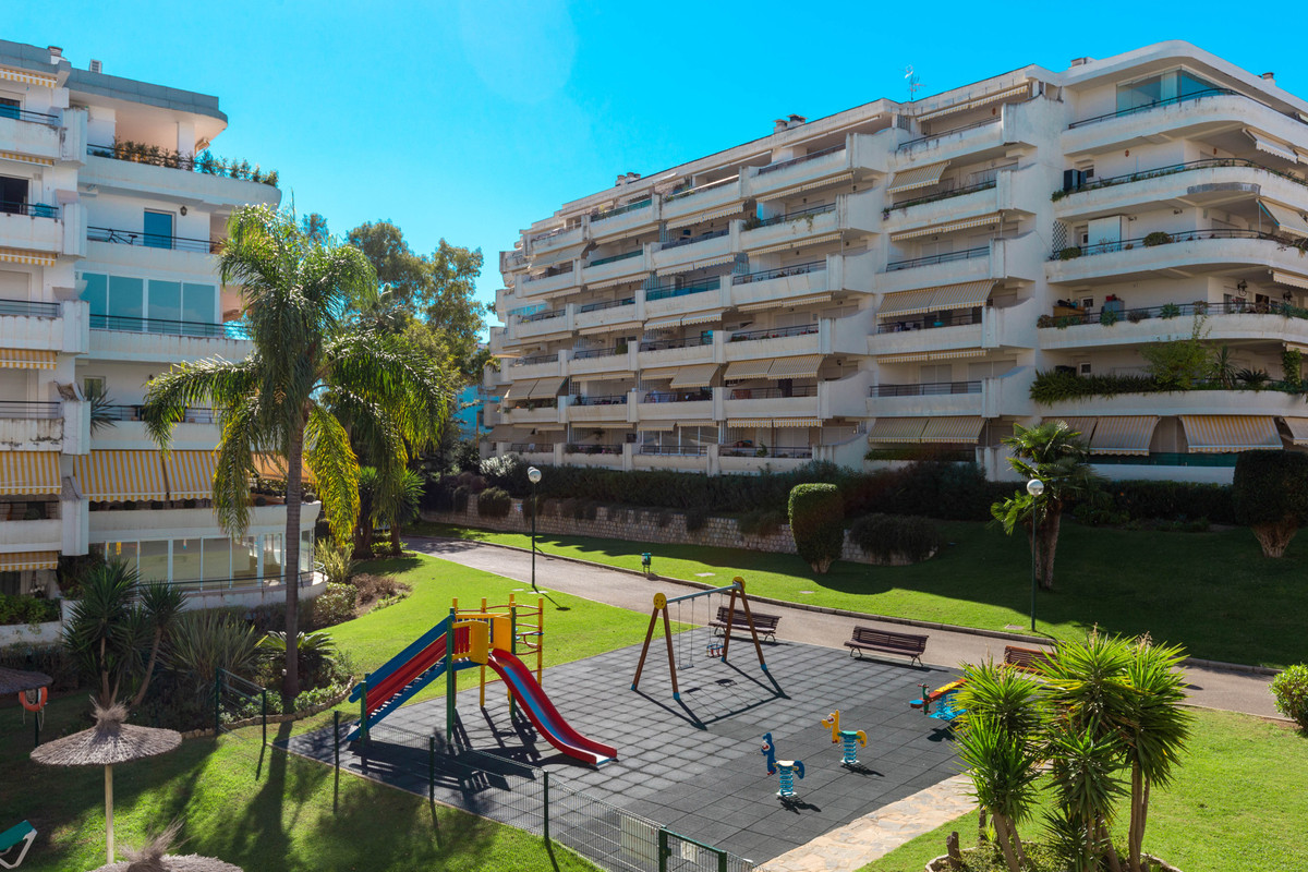 2 Bed Apartment for sale in San Pedro De Alcántara Costa Del Sol, Málaga, Spain